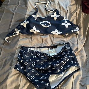 Lv bathing suit like new